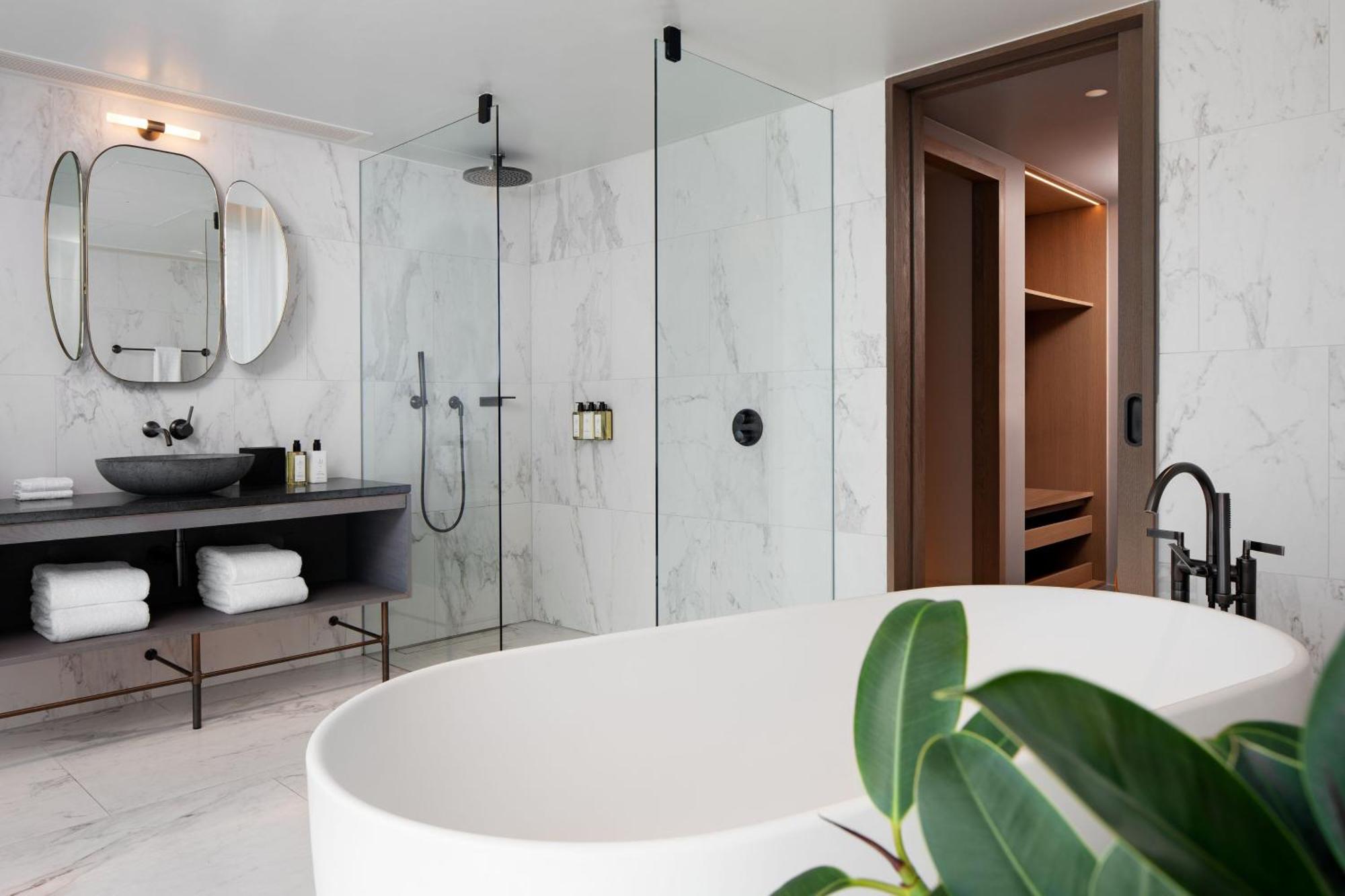 فندق The Stratford, Autograph Collection لندن المظهر الخارجي الصورة Bathroom